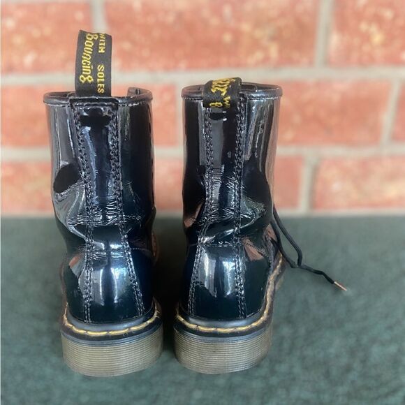 Dr Martens 1460 8 eye  patent leather boots - Picture 10 of 16